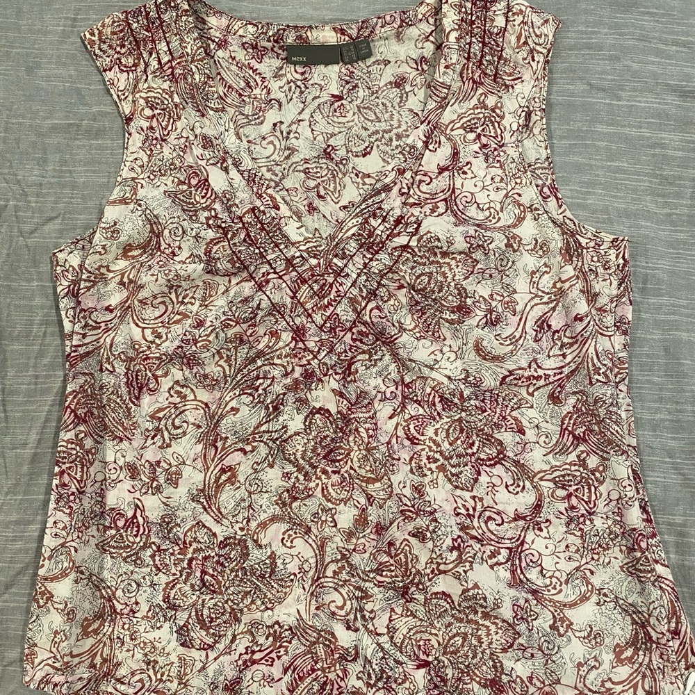 Mexx sleeveless top. Check out my closet for the matching skirt. Bundle to save!